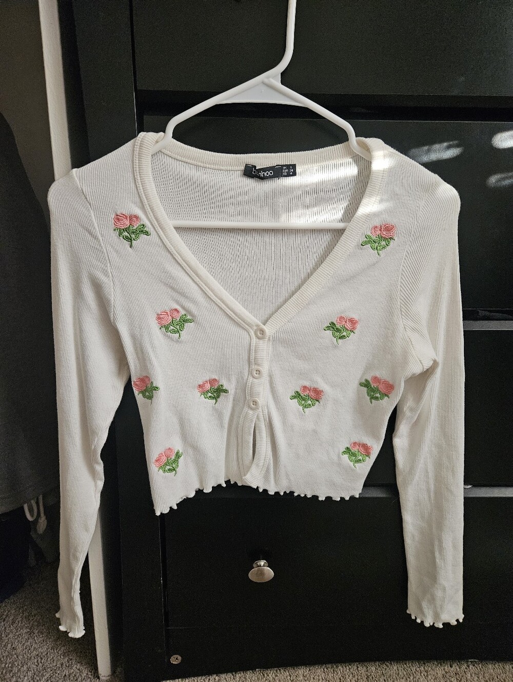 Boohoo Floral Button Up Crop Top (size 4)